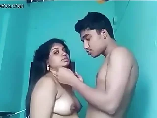 vid 20170903 pv0001 kerala adimali ik malayali 37 yrs old married hot and sexy housewife aunty textile misguide fucked by idukki 23 yrs old unmarried hotel worker linu sex porn video